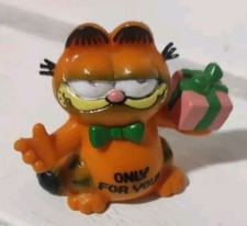 GARFIELD  FIGURINE  DE MARQUE BULLY ALLEMAGNE   1978  1981 -  4.5 CMS EN ANGLAIS
