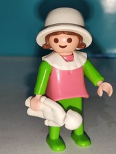PLAYMOBIL FIGURE FILLE