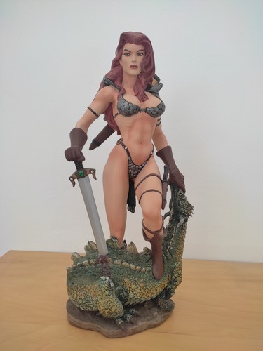 Red sonja statue - sonja, hard