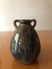 très joli vase  en gré flammé teintes bleu, beige, marron/ forme joufflue/rond