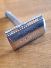 Ancien rasoir mécanique GILLETTE  bon état 