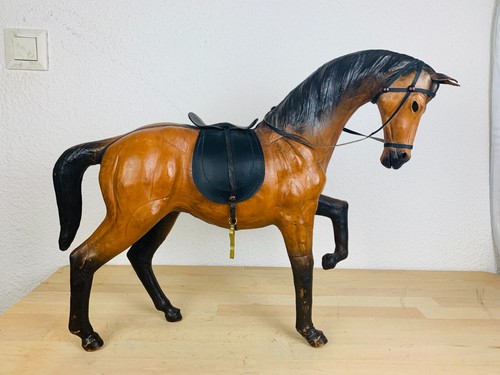Cheval cuir vintage ancien