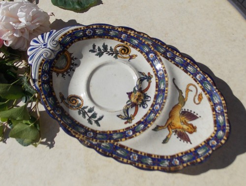 Ancienne assiette dessous - dessous, de
