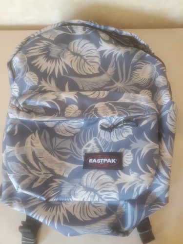 Sac dos eastpak l neuf - 24,