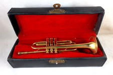 Trompette laiton miniature dans son étui   -1970