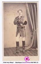 HOMME CAVALIER EN TENUE DE