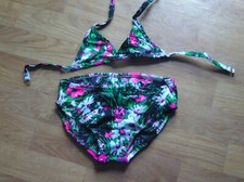 Maillot de bain 2 pièces DARINA taille 4 ans grosses fleurs vert blanc rose NEUF