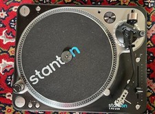 platine vinyle " Stanton" avec deux enceintes et ampli