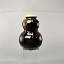 Ustensile à thé en forme de gourde en poterie noire avec couvercle en bois, s...