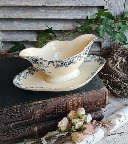 Ancienne sauciere terre fer - terre,