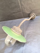 Applique lampe extérieur début XXe abat jour tole émaillée verte  pied fonte