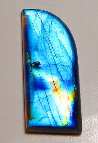 Pierre précieuse cabochon