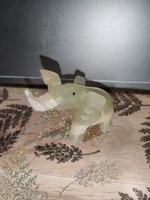 Statuette éléphant sculpté