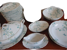 Service de table Limoges Haviland - 27 pièces - décor à l'oiseau signé P. Faure