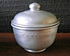 Ancien Pot en aluminium pur