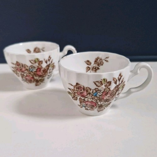 Anciennes tasses en - anciennes,