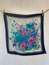 Foulard carré de soie Vintage