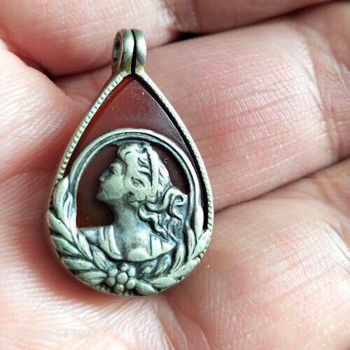 Médaille pendentif ancien a - pendentif,