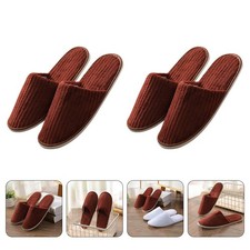 2 paires de pantoufles