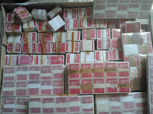 Lot bottes 100 timbres - de,