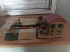 Passage à niveau en métal