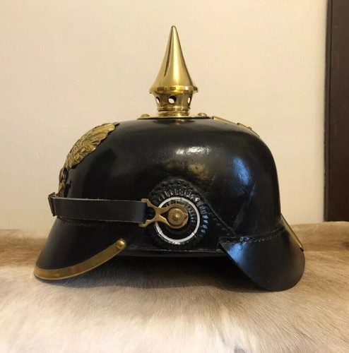 Casque cuir prussien - en,