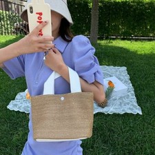 Sac style "Bohème" en paille - les anses sont en Blanc 