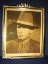 Vintage 1933 Unknown Felix