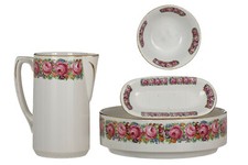 Ancien Service de Toilette en