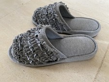 SLIPPERS/PANTOUFFLES Y’S