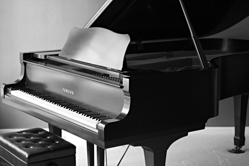 Yamaha grand piano - c7,