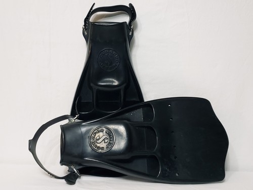 Scubapro jet fin vented design - scubapro,