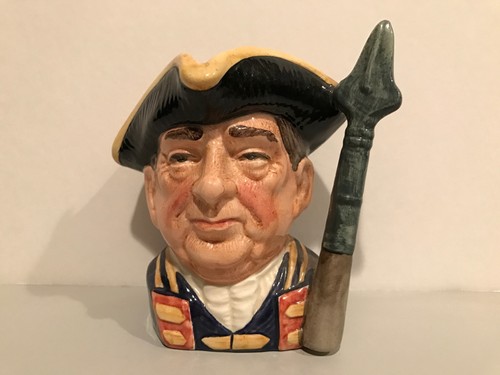 Royal doulton guardsman small - doulton,