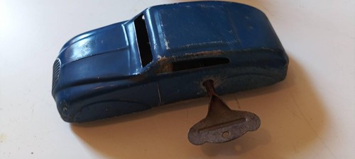 Ancienne voiture mecanique - ,