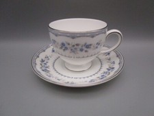 Tasse a thé en porcelaine de Wedgwood - modèle Gardenia