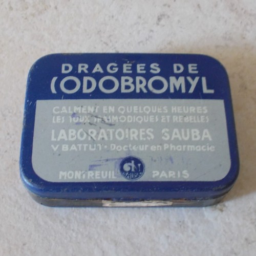 Ancienne boite pharmacie