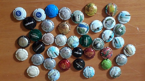Lot capsules muselets - capsules,