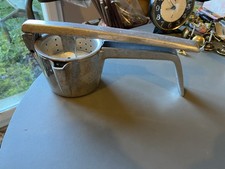 Ancien presse agrumes fruits