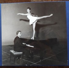 Photo presse BRIGITTE BARDOT (20 x 20,5 cm) Roger Viollet Brune danseuse