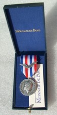 MEDAILLE D'HONNEUR DE L'AERONAUTIQUE ARGENT  non attribuée +  SON ECRIN