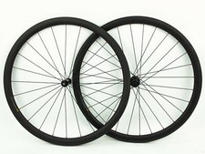 Paire de roues de vélo de route DT Swiss 370 tubulaires 38 mm carbone 11 vite...