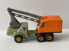 NOREV  1/43 Tracteur TBO 15 Berliet avec pelle mécanique  .