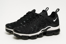 ⚠️⚠️⚠️⚠️⚠️⚠️⚠️⚠️⚠️NÉGOCIABLE basket vapormax plus originale Blanc/ Noir taille40