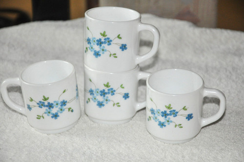 Tasses arcopal modèle - 4,