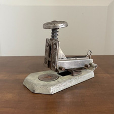 Ancienne agrapheuse métal bureau JAKYNEUF vintage 1950's