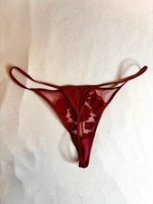 string femme porte
