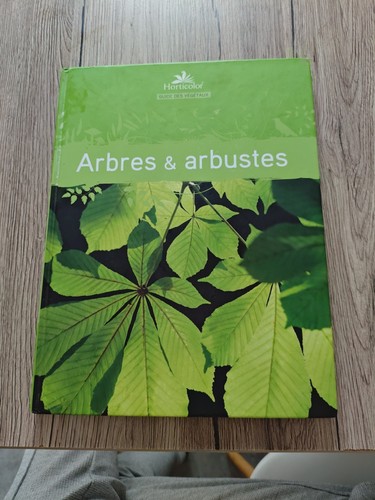 Arbres arbustes - arbres, et