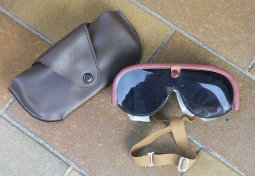 Anciennes lunettes soleil - anciennes,