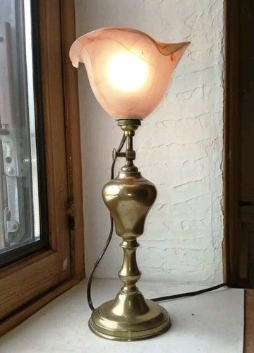 Lampe poser ancienne - à, laiton