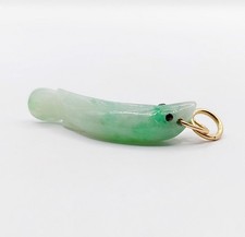 Pendentif vintage or 18k poisson gravé en jade